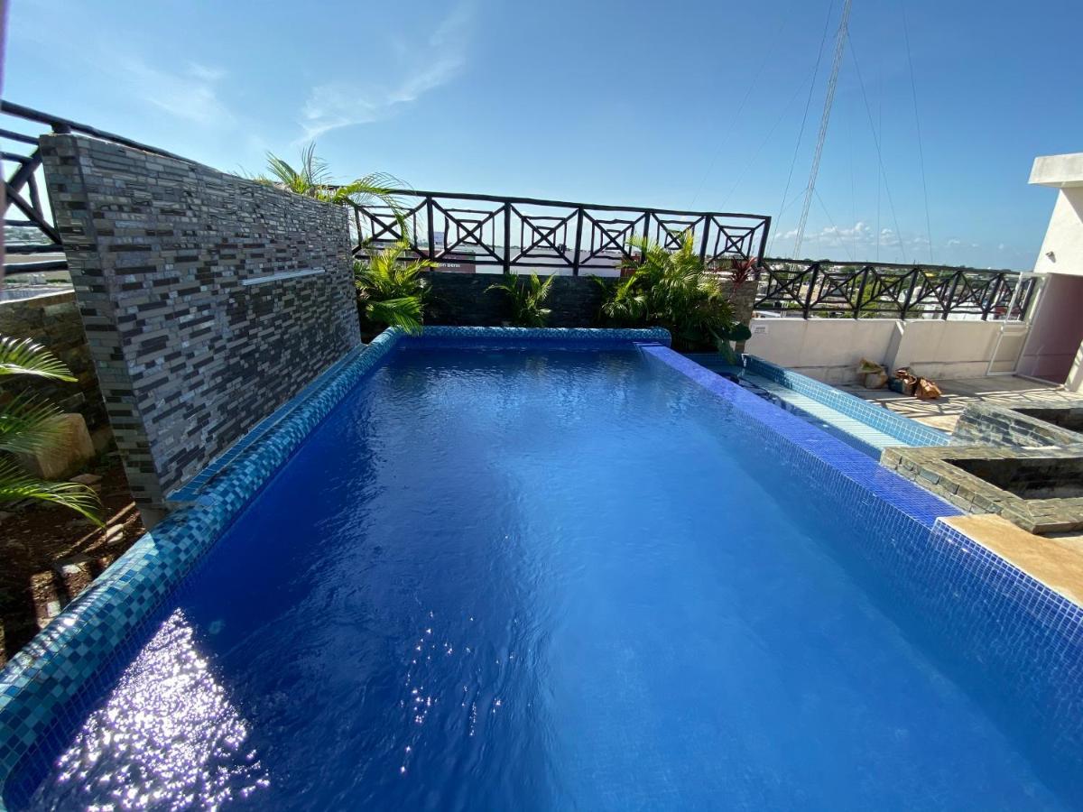Suites La Roca By R&T Cancún Eksteriør billede